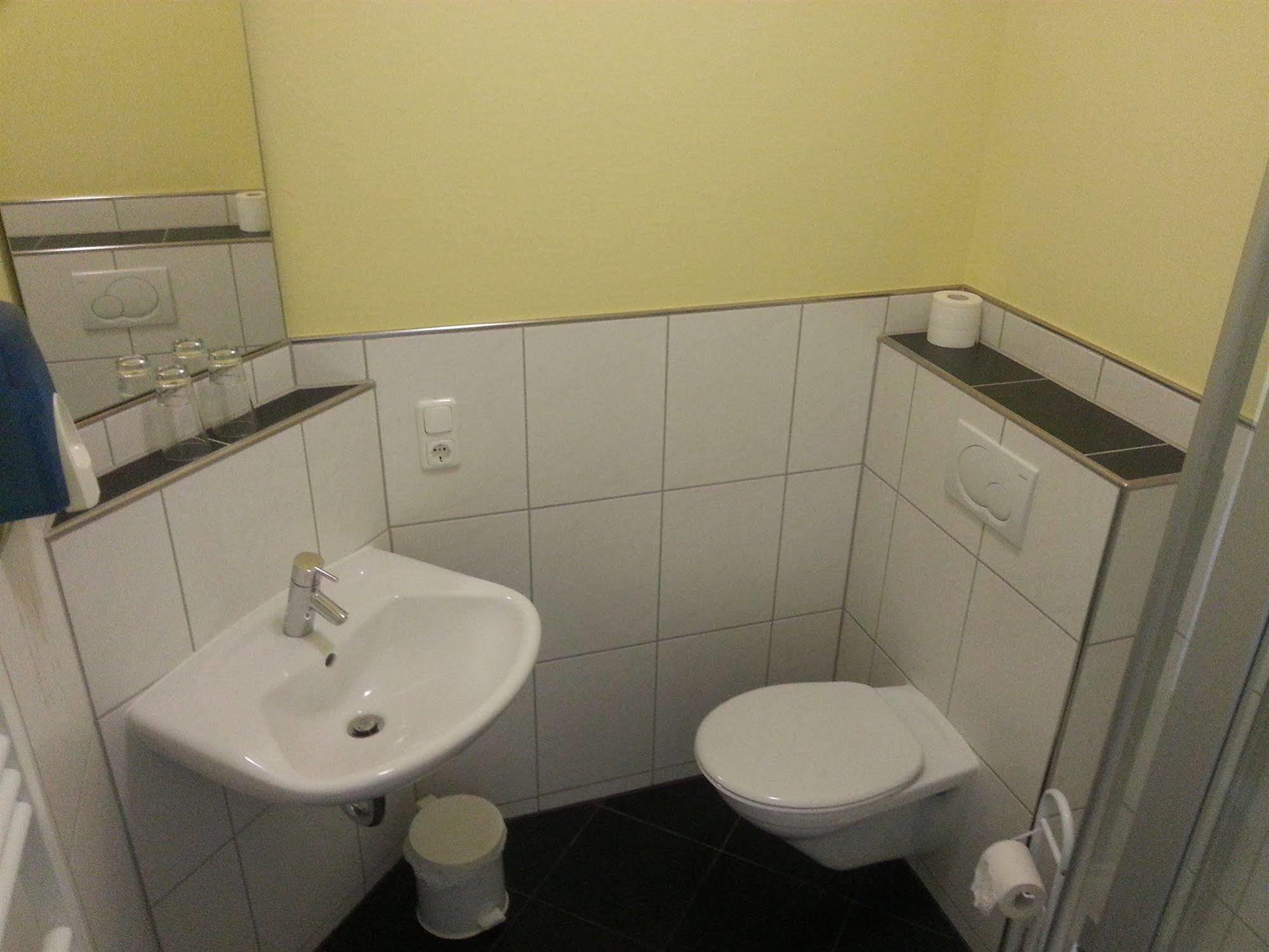 Kenner Treff Hotel Bagian luar foto